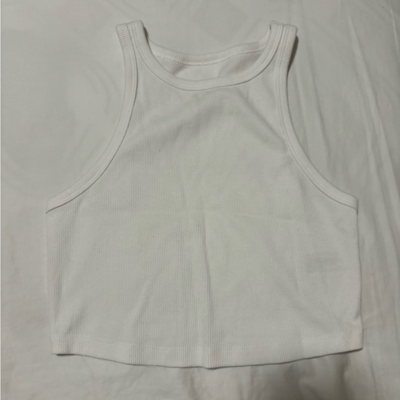 white crop top - Picture 1 of 3